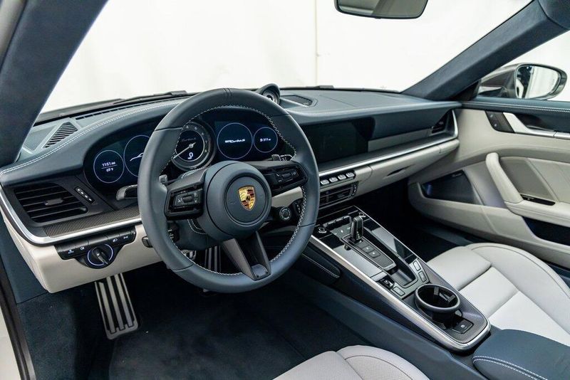 2022 Porsche 911 TurboImage 12