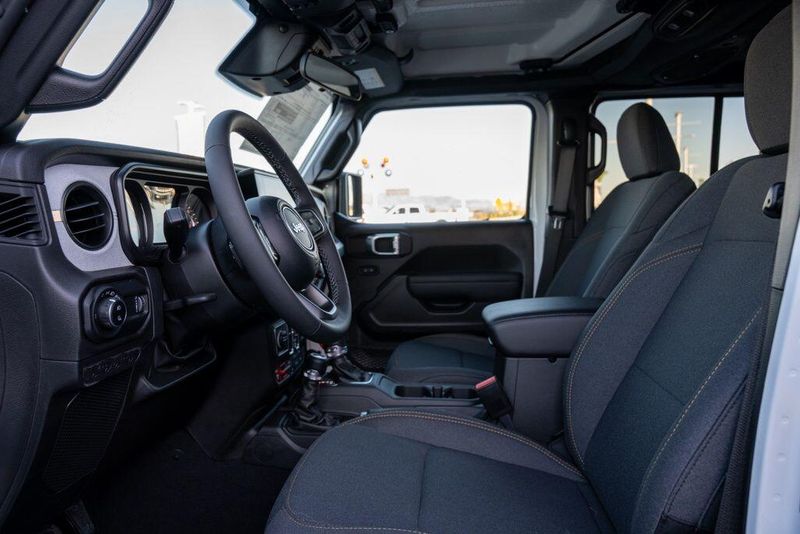 New 2026 Jeep Gladiator WillysImage 12