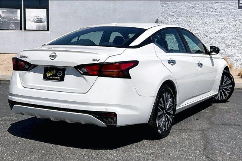 Used 2024 Nissan Altima 2.5 SVImage 13