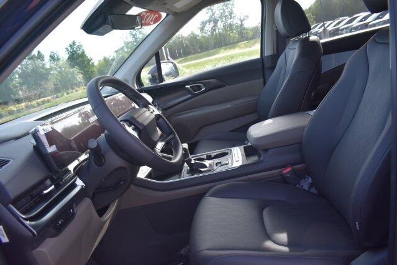 New 2027 Kia Carnival LXSImage 22