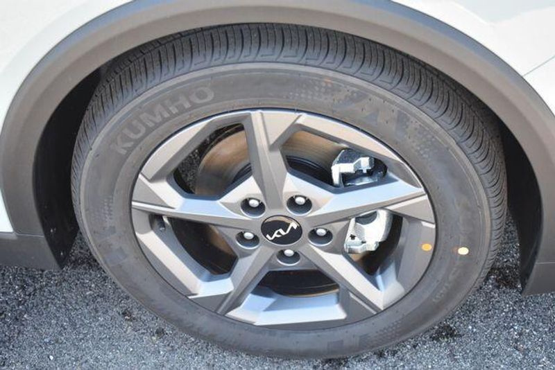 New 2026 Kia K4 LXSImage 12