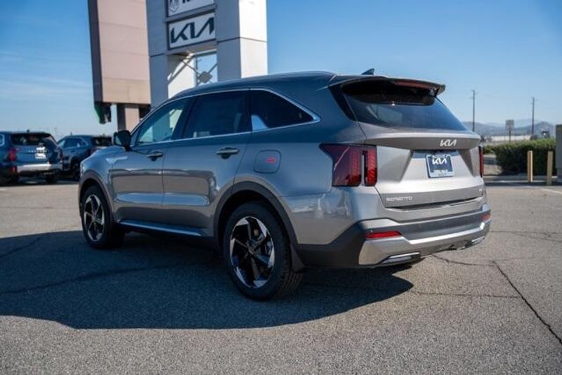 New 2026 Kia Sorento Hybrid EXImage 5