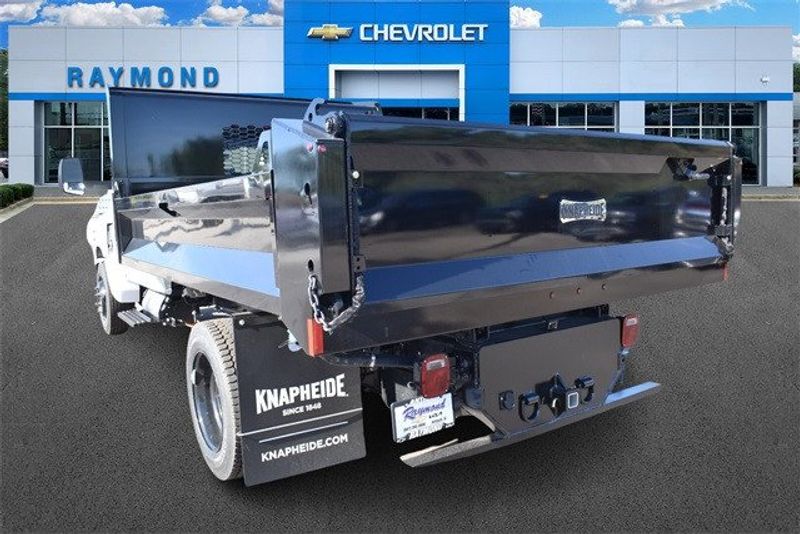 2024 Chevrolet Silverado 5500HD 1WTImage 5