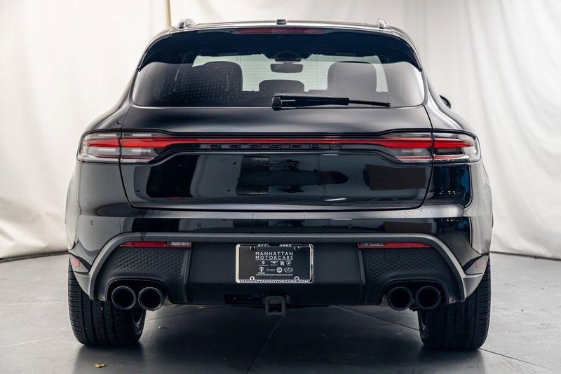 2023 Porsche Macan TImage 4