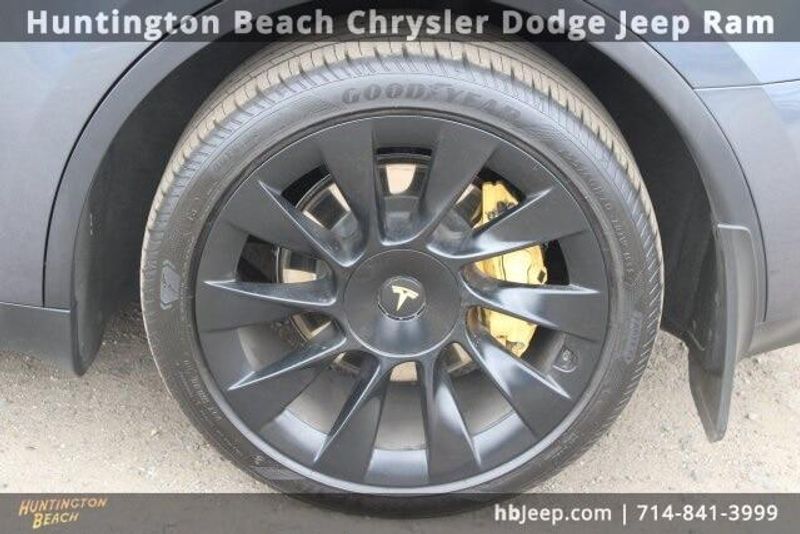 2023 Tesla Model Y Long RangeImage 8