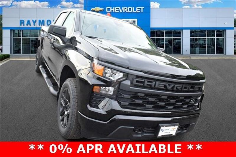 New 2025 Chevrolet Silverado 1500 CustomImage 9