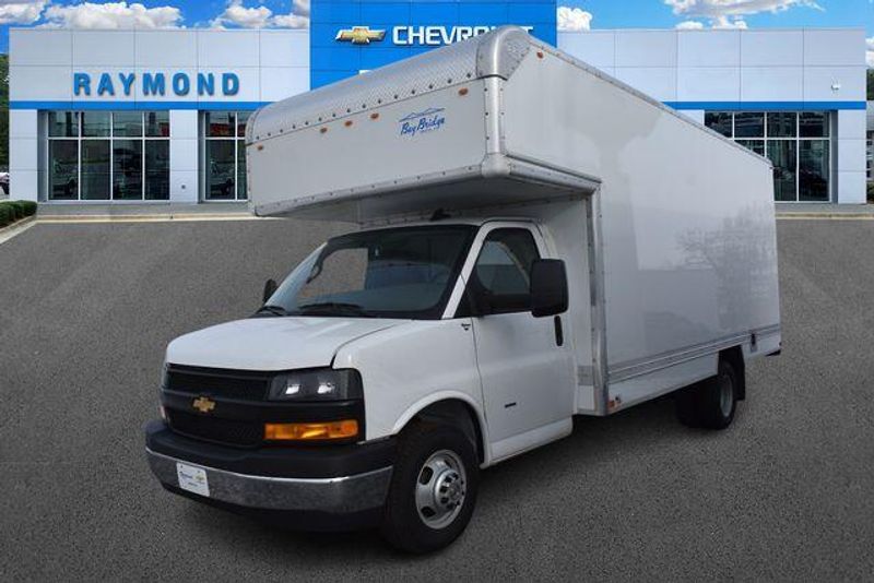 New 2025 Chevrolet Express 3500 Work VanImage 7