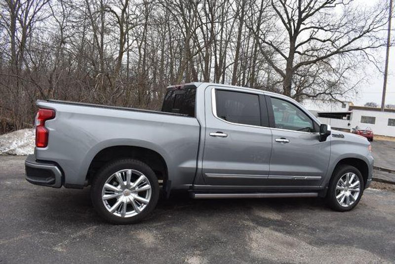 Used 2023 Chevrolet Silverado 1500 High CountryImage 2