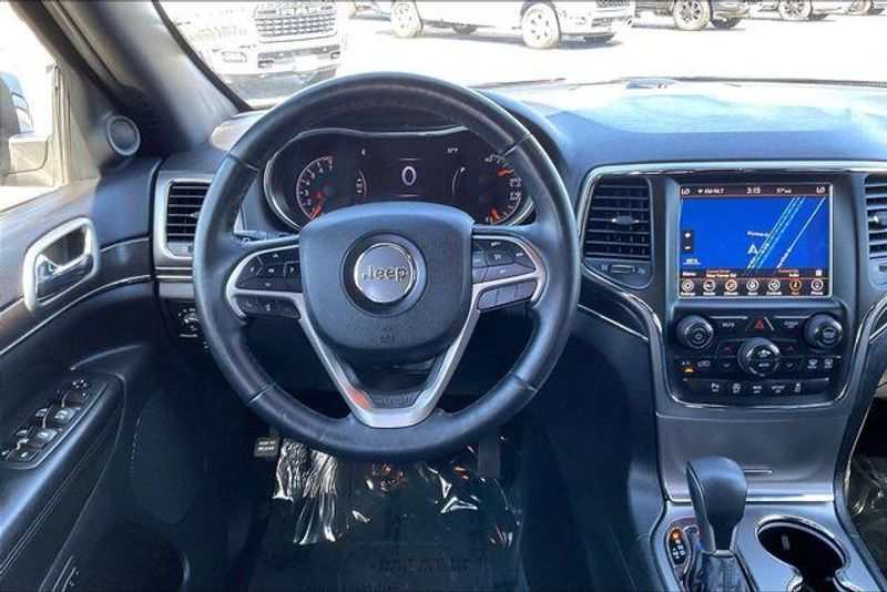 Used 2018 Jeep Grand Cherokee LimitedImage 4