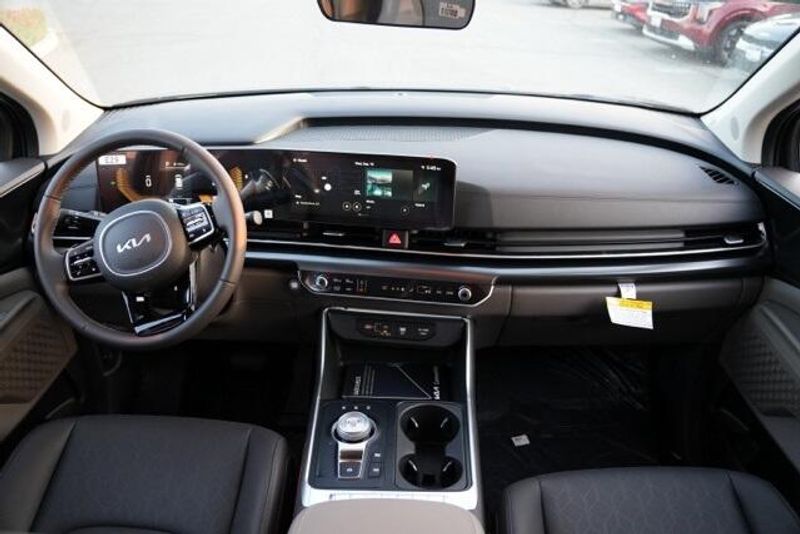 New 2026 Kia Carnival Hybrid LXSImage 13