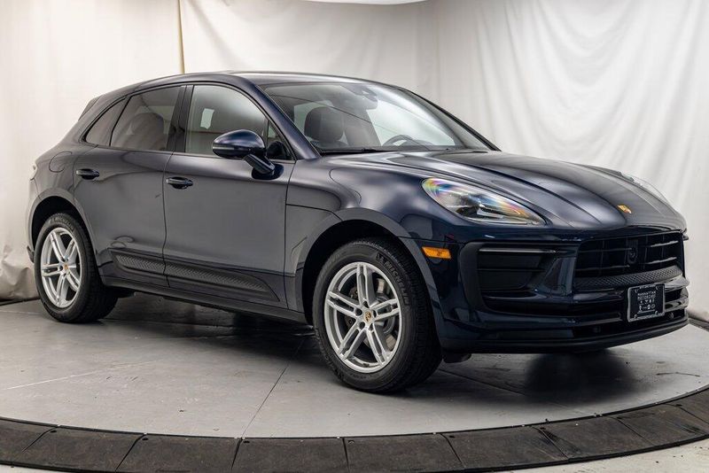 2023 Porsche Macan TImage 7