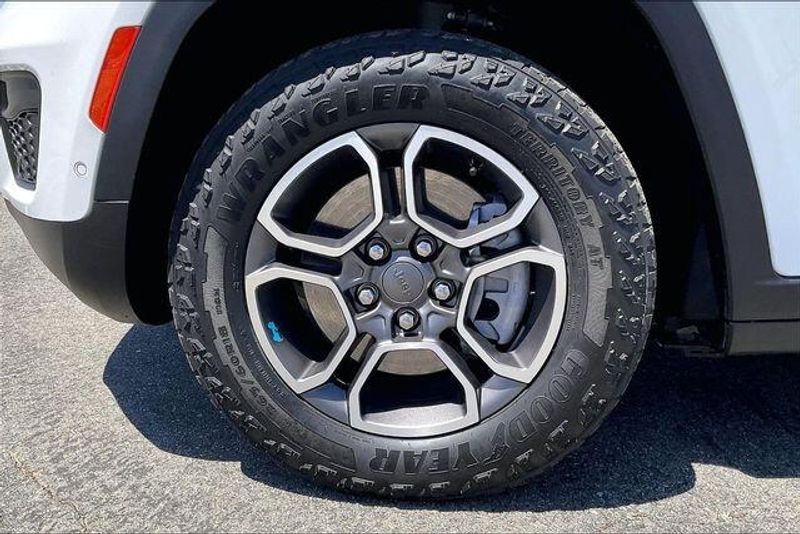 Used 2023 Jeep Grand Cherokee 4xe Trailhawk 4xeImage 8