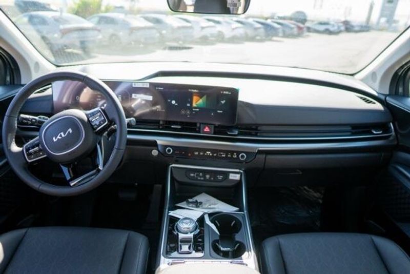 2025 Kia Carnival Hybrid SXImage 13