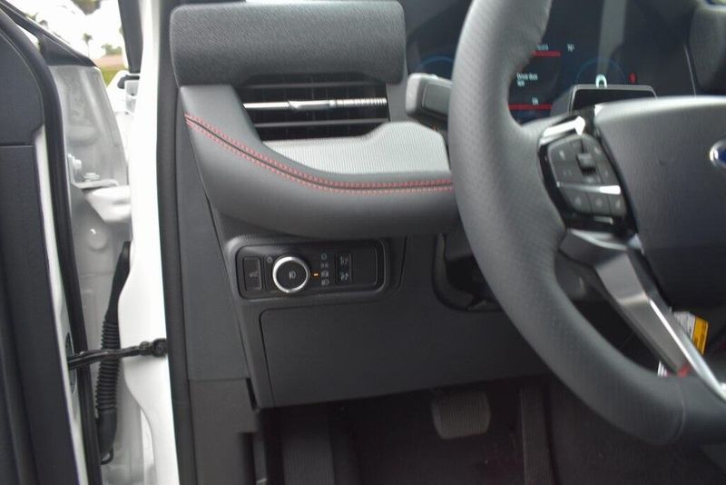 New 2025 Ford Explorer ST-LineImage 19