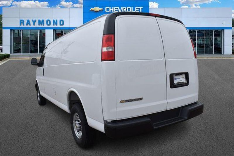 New 2025 Chevrolet Express 2500 Work VanImage 6
