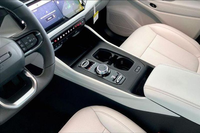 New 2026 Jeep Cherokee Limited 4x4Image 7