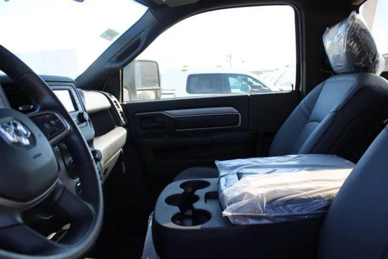 2024 RAM 2500 Tradesman Regular Cab Harbor BodyImage 32