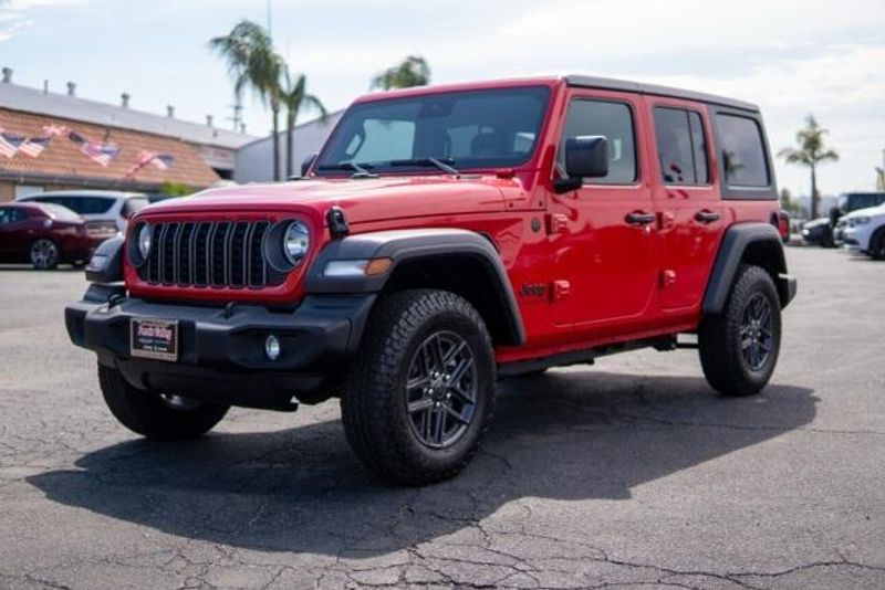 Used 2025 Jeep Wrangler Sport SImage 3