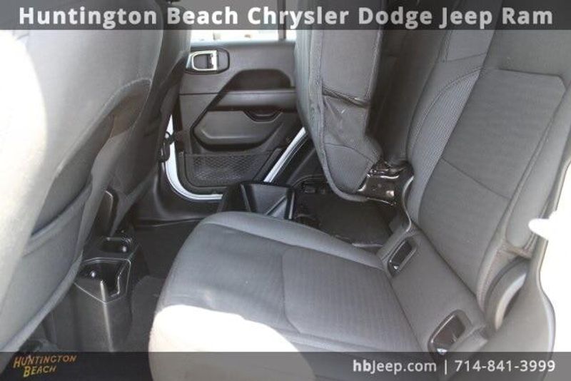 2022 Jeep Gladiator OverlandImage 45
