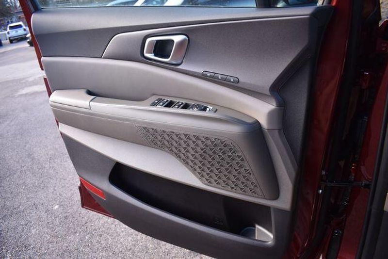 New 2026 Kia Carnival Hybrid EXImage 37