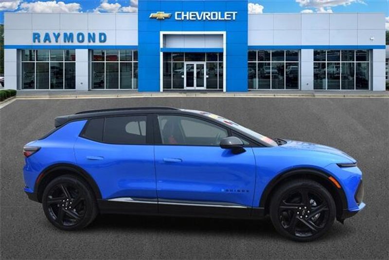 2025 Chevrolet Equinox EV RSImage 2