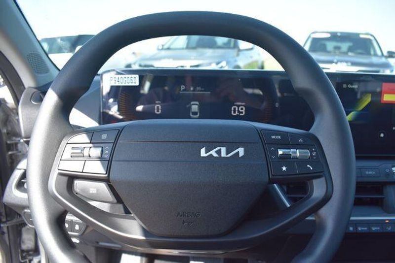 New 2026 Kia K4 LXSImage 24