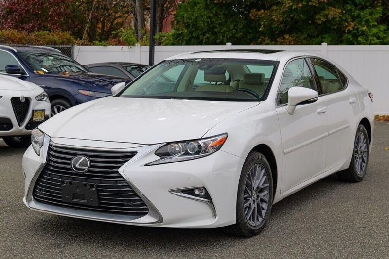 2018 Lexus ES 350 photo 2