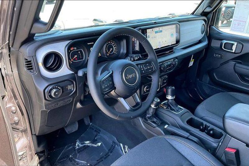 New 2026 Jeep Wrangler Unlimited 4-door SportImage 6