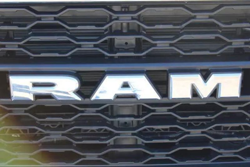 2023 RAM 3500 Chassis Cab Tradesman/SLTImage 10