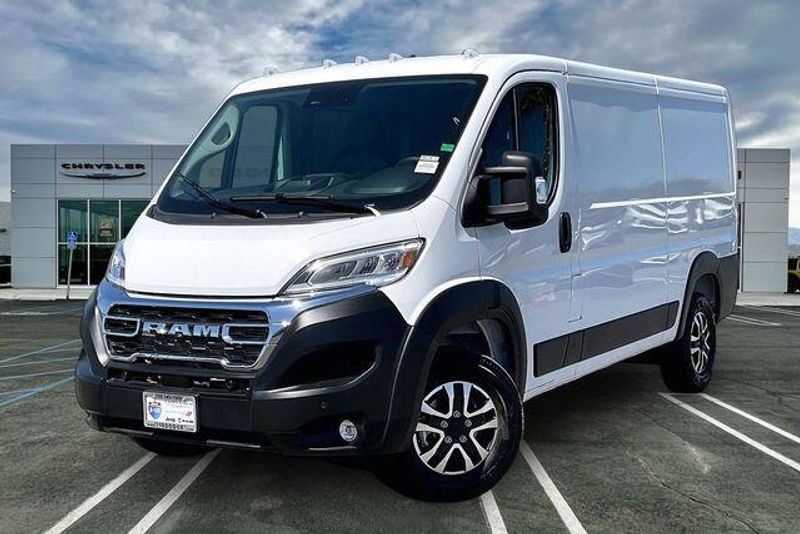 New 2026 RAM Promaster 2500 Slt Cargo Van Low Roof 136