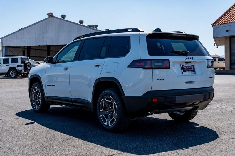 New 2026 Jeep Cherokee LaredoImage 5