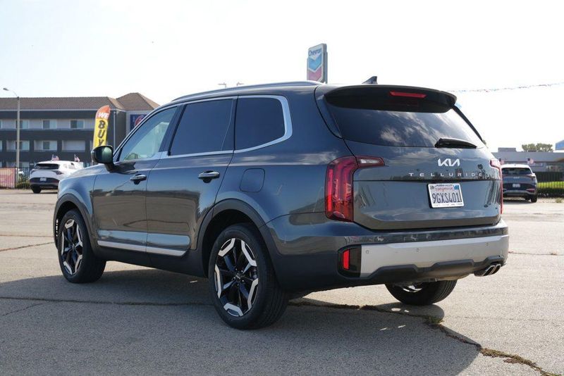 Used 2024 Kia Telluride LXImage 5