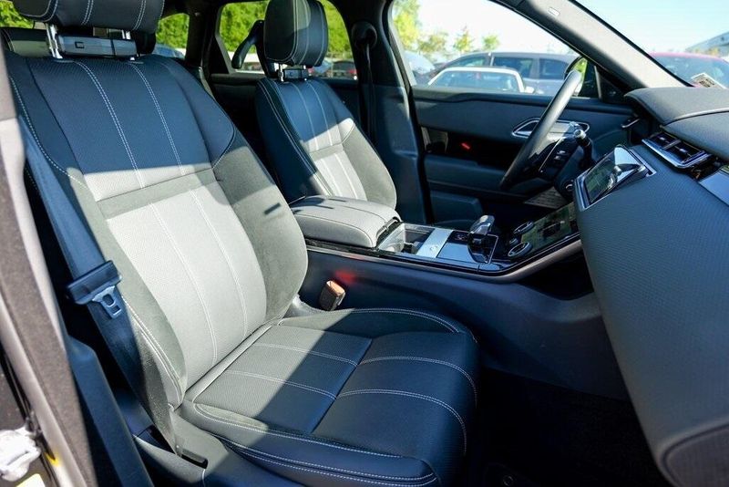 2022 Land Rover Range Rover Velar P250 R-Dynamic S photo 35