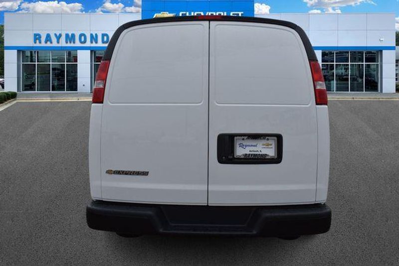 New 2025 Chevrolet Express 2500 Work VanImage 5