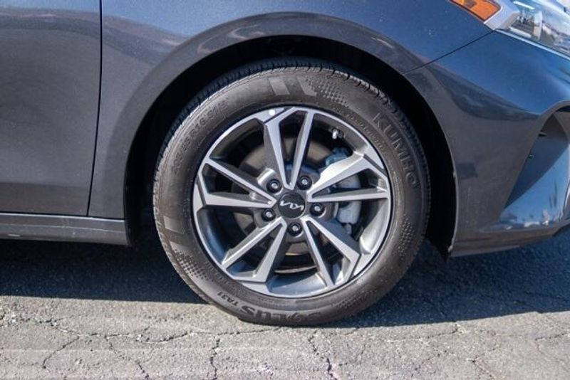 Used 2023 Kia Forte LXSImage 9
