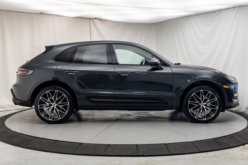 2024 Porsche Macan BaseImage 6