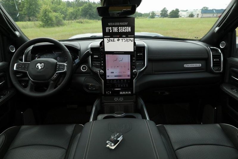 2025 RAM 3500 Laramie Crew Cab 4x4 8