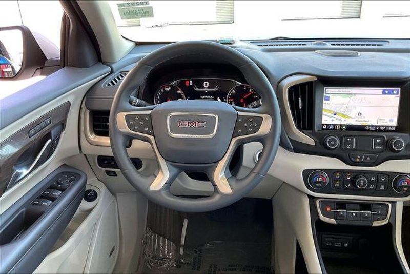 Used 2024 GMC Terrain DenaliImage 4