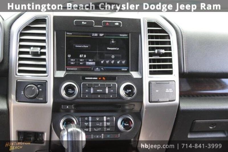 2015 Ford F-150 PlatinumImage 17