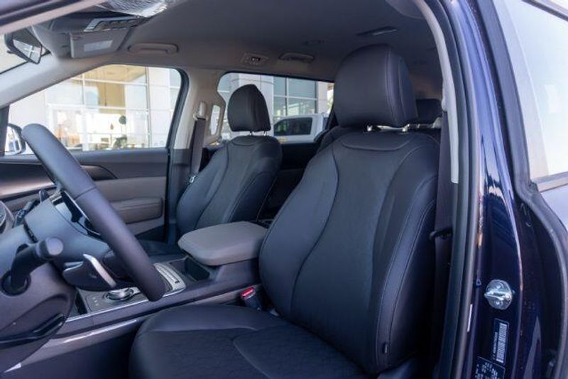 New 2026 Kia Carnival Hybrid LXSImage 12