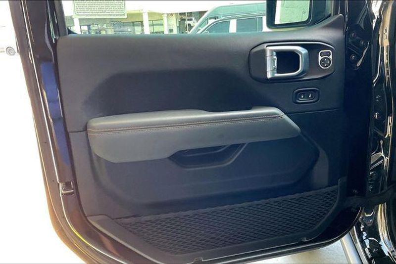 Used 2024 Jeep Gladiator MojaveImage 21