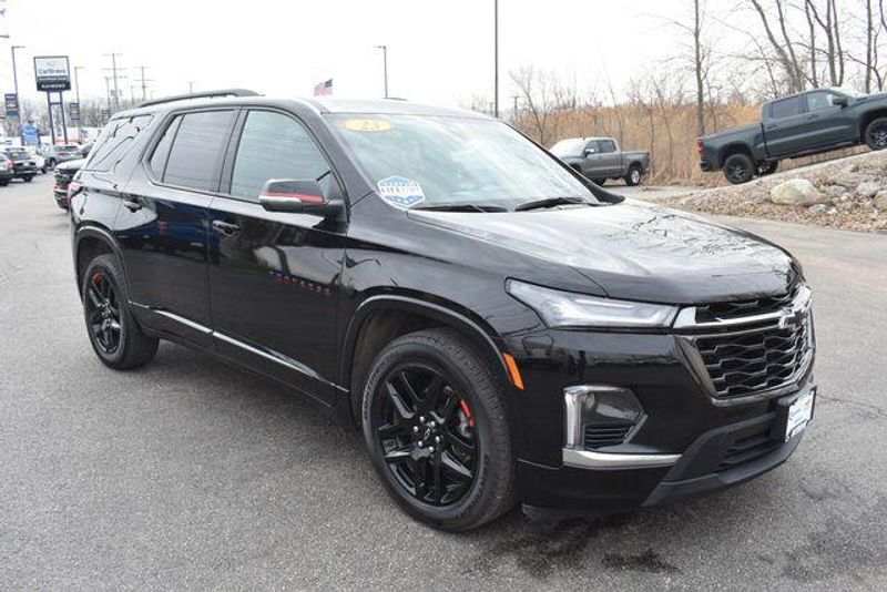 Used 2023 Chevrolet Traverse PremierImage 11