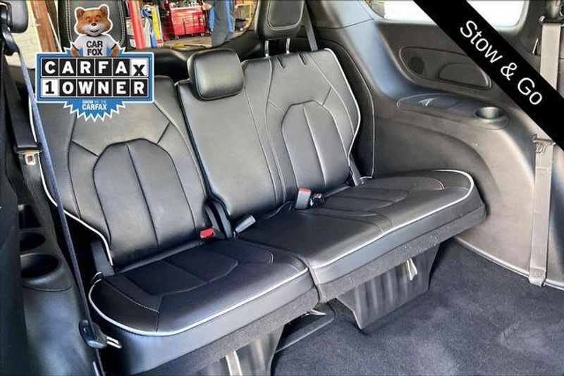 Used 2026 Chrysler Pacifica LimitedImage 35