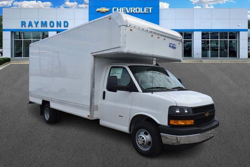 New 2025 Chevrolet Express 3500 Work VanImage 1