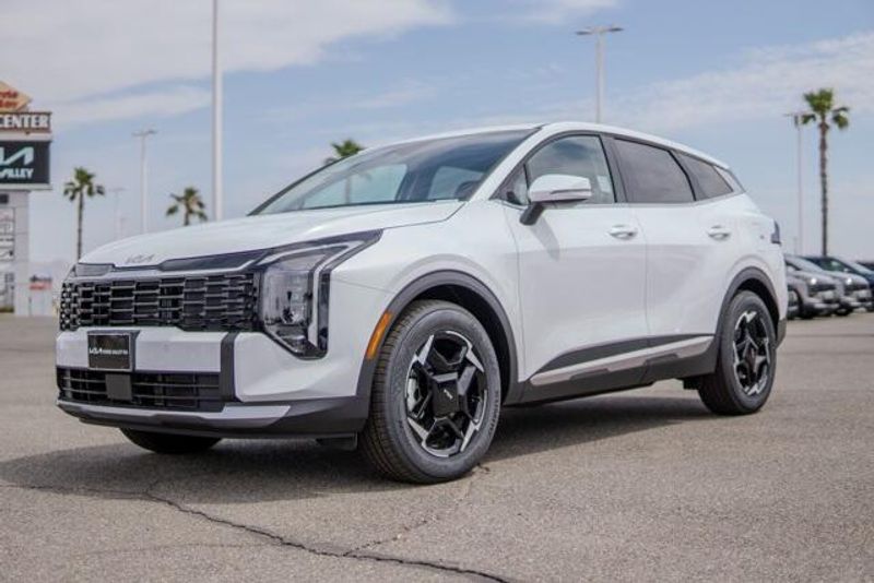 2026 Kia Sportage EXImage 3