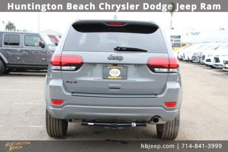 2021 Jeep Grand Cherokee Laredo XImage 4