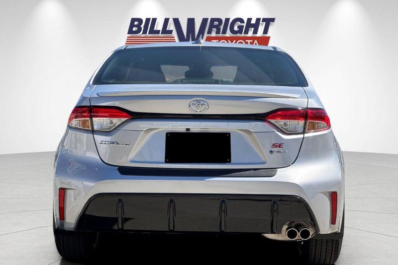 New 2027 Toyota Corolla Hybrid SEImage 4