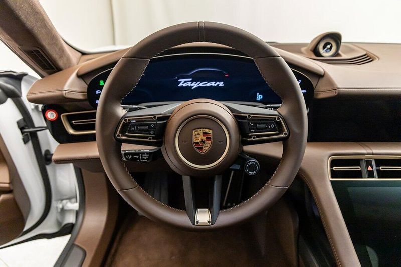 2023 Porsche Taycan Image 15