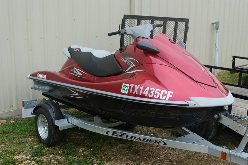 2013 YAMAHA VX DELUXE RED 