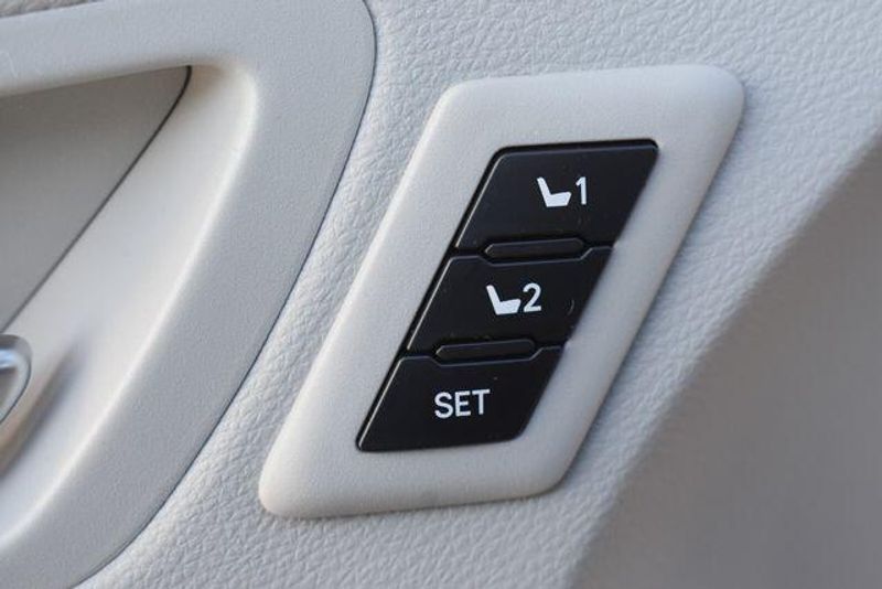 Used 2023 Toyota Sienna LimitedImage 26